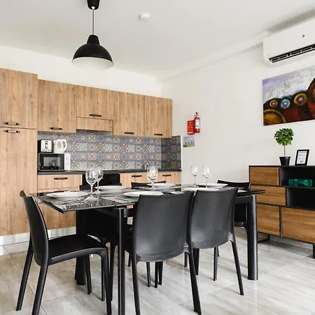 F7 2, Private Bedroom Two Single Beds Shared Bathroom In Shared Flat *