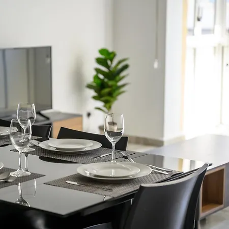 F7 2, Private Bedroom Two Single Beds Shared Bathroom In Shared Flat בית אירוח מסידה