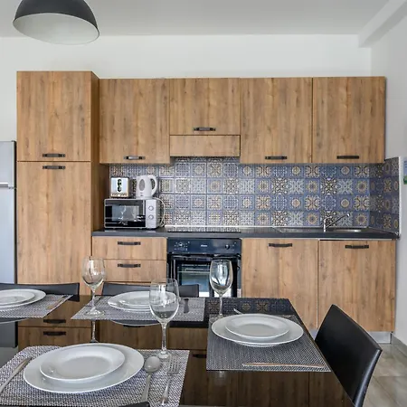בית אירוח F7 2, Private Bedroom Two Single Beds Shared Bathroom In Shared Flat מסידה