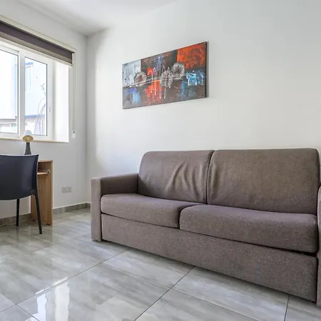 בית אירוח F7 2, Private Bedroom Two Single Beds Shared Bathroom In Shared Flat *